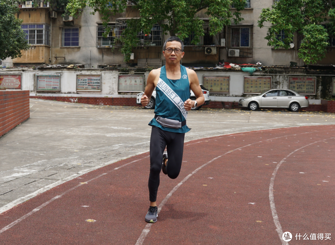 别拦我，我还能装！五款跑步腰包试用体验