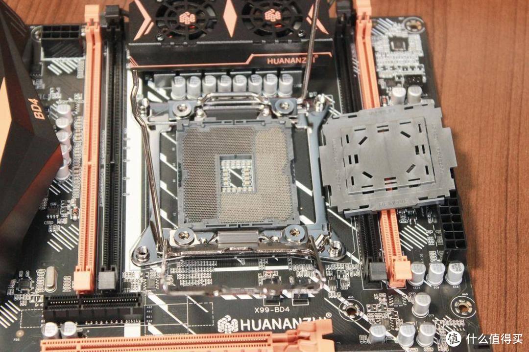 華南金牌x99bd4主板支持多款 cpu,包括 intel 酷睿 i7和至強e5系列