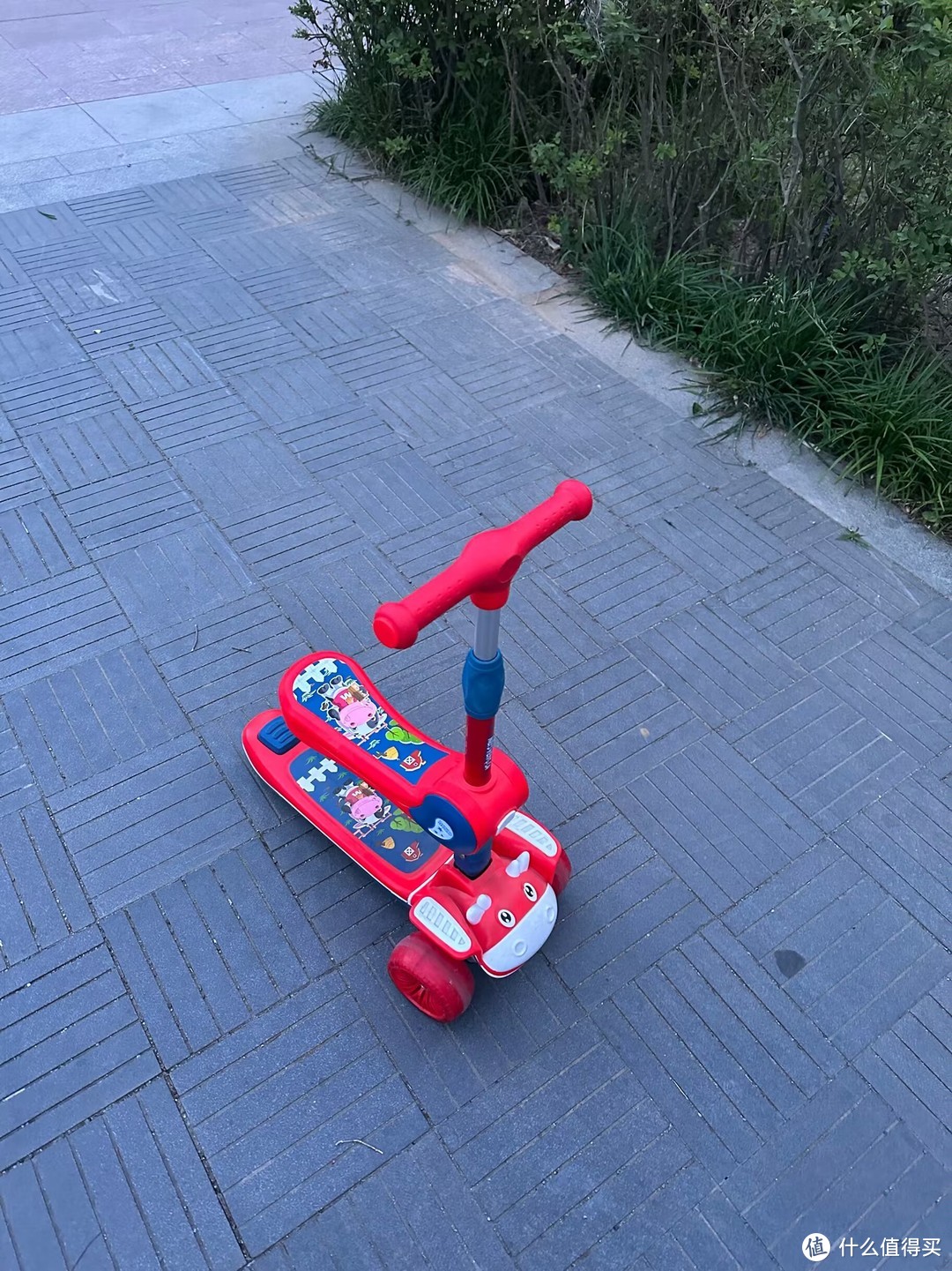 种草一款儿童多功能滑板车