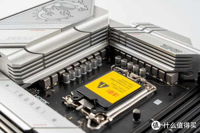 微星 MPG Z790 EDGE WIFI DDR5 刀锋主板开箱分享