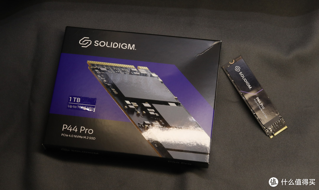 极致稳定丨Solidigm P44 Pro 1TB固态硬盘性能测试，旗舰标杆就是有点热