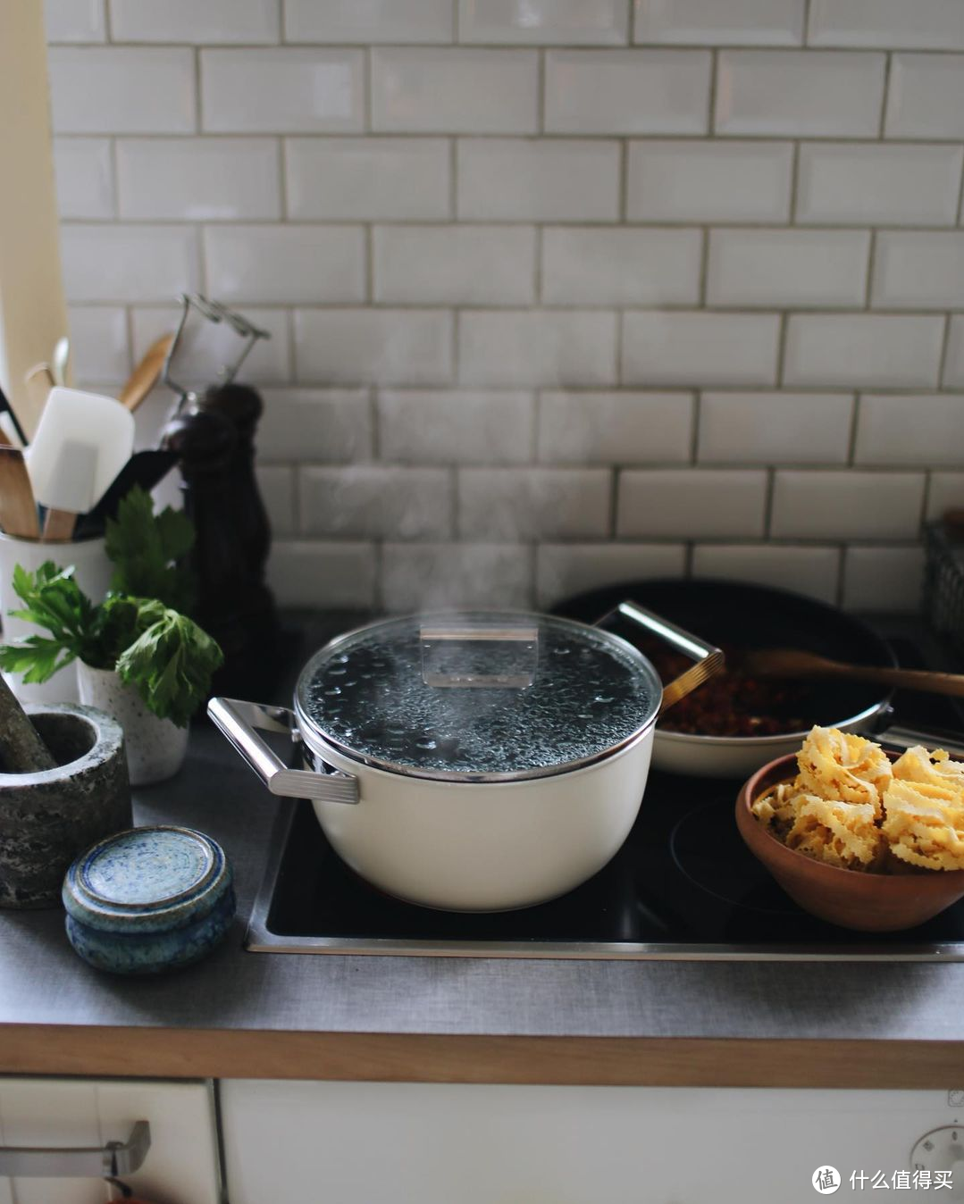 家里精致的厨房里面，怎么可以少了斯麦格的锅具呢？