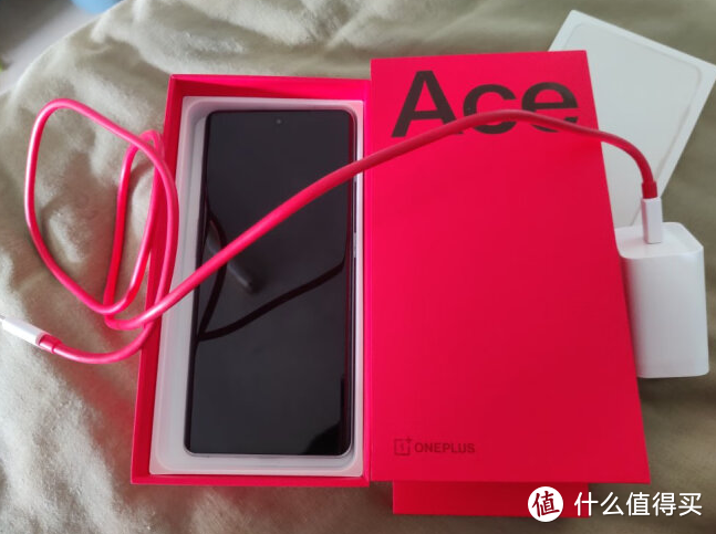 全球首发1.5K灵犀触控屏，跑分超100万，一加 Ace 2