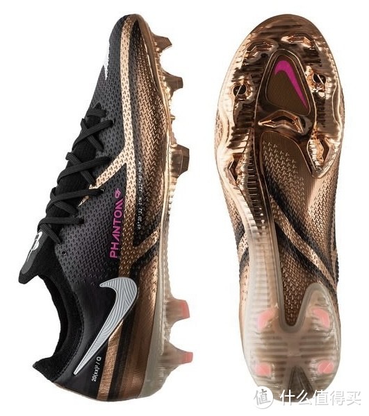 如果你想踢足球需要准备的装备-足球鞋