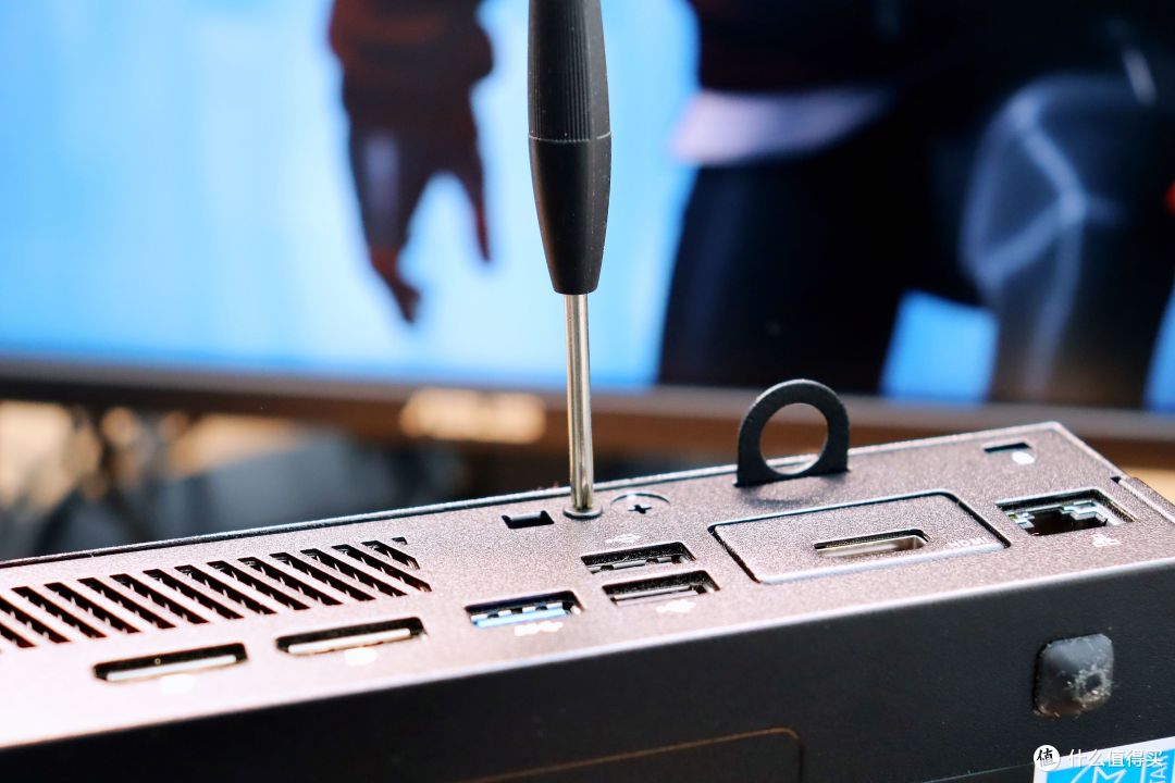 7+1个USB口、3个硬盘位—华硕PB62mini主机商用家用皆可_台式机_什么值得买