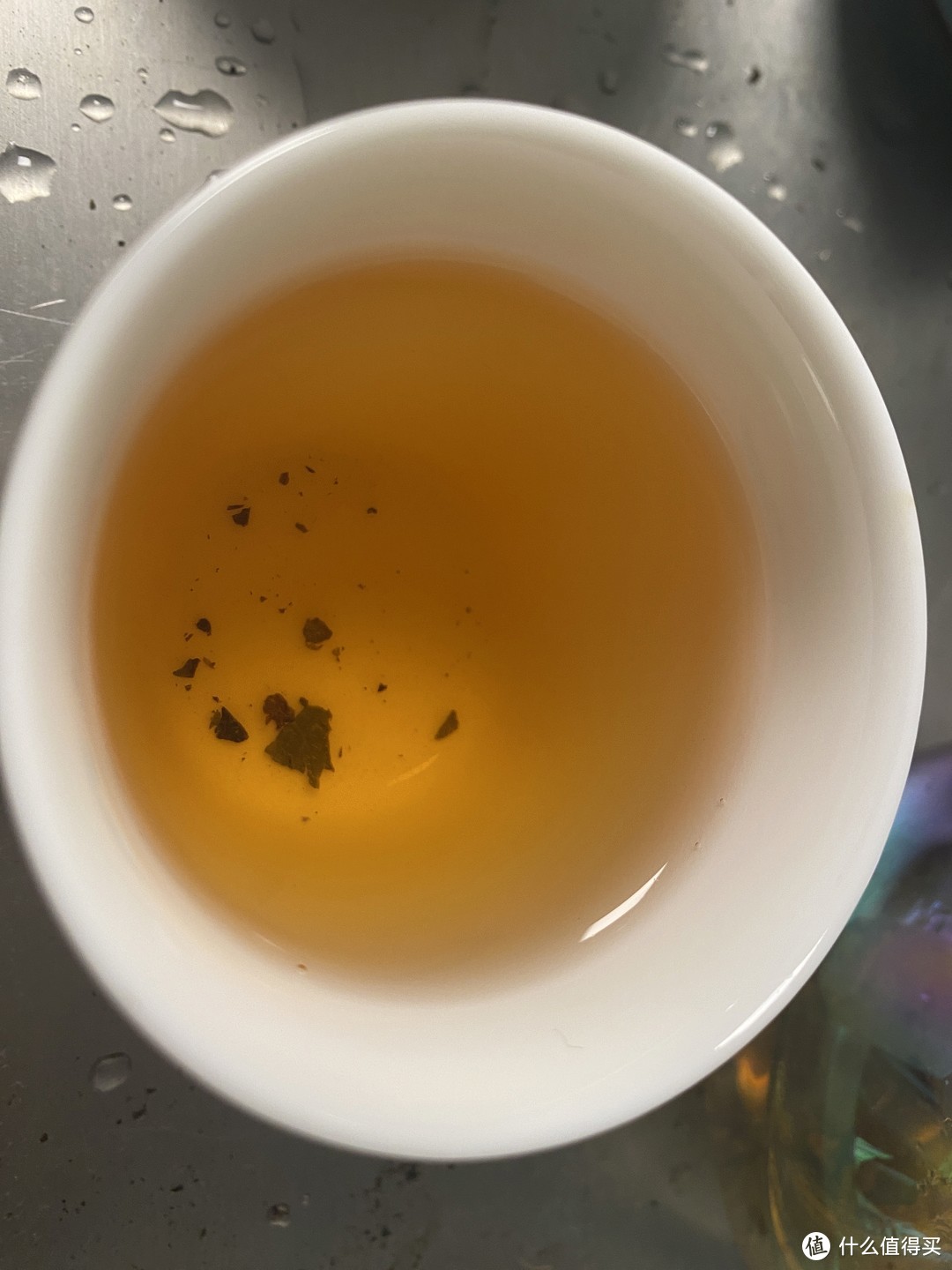 第六泡茶汤，颜色明显比第二泡要深，都是10秒出汤。