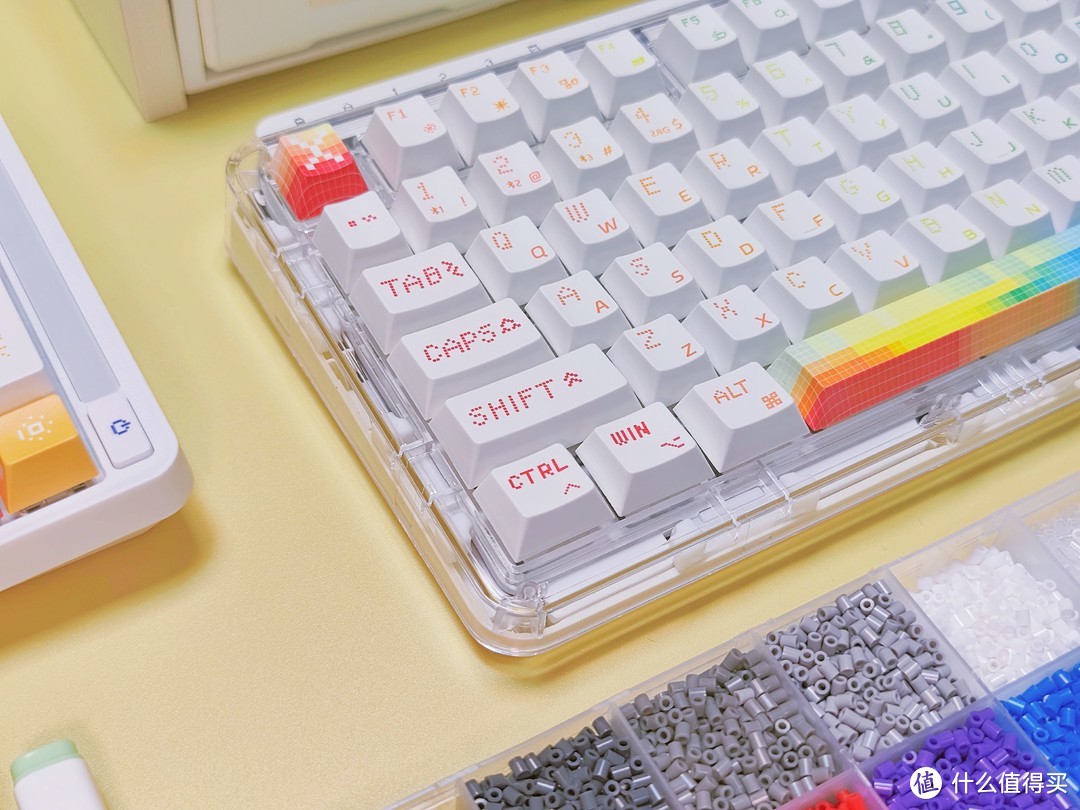 元素空间|梦幻色彩指尖拼凑，梦想蓝图由你来造，米物彩虹像素Z830 Pro惊艳上市做有态度的机械键盘！