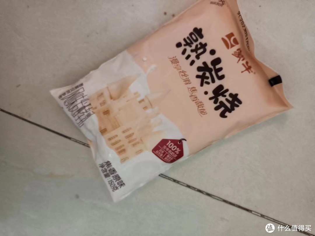      蒙牛炭烧酸奶袋装150g焦香原味熟炭烧风味发酵乳营养早餐奶 