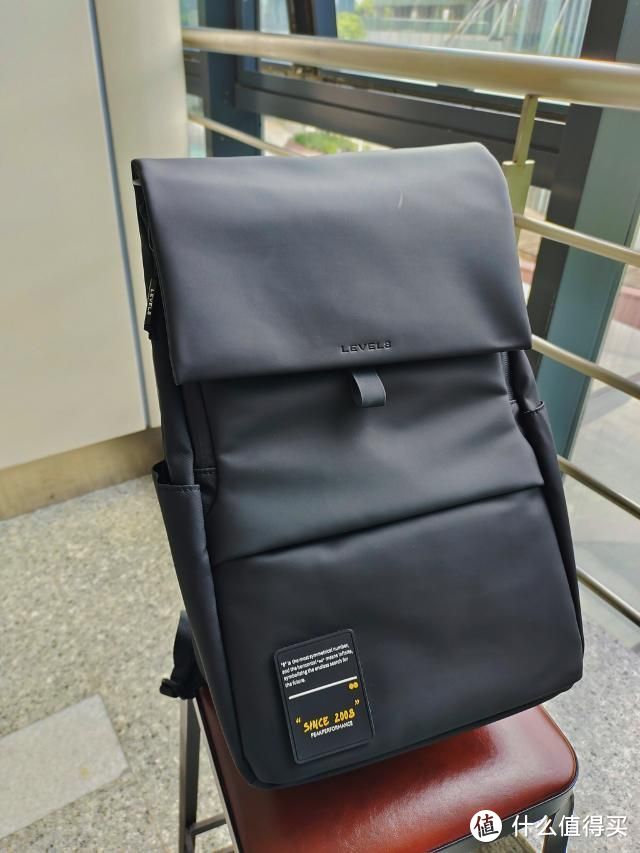 潮流必备！一款兼具舒适度和实用性的高品质背包推荐——地平线8号MOMENT背包