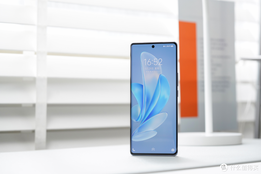 vivo S17 Pro：人像赛道，vivo提速