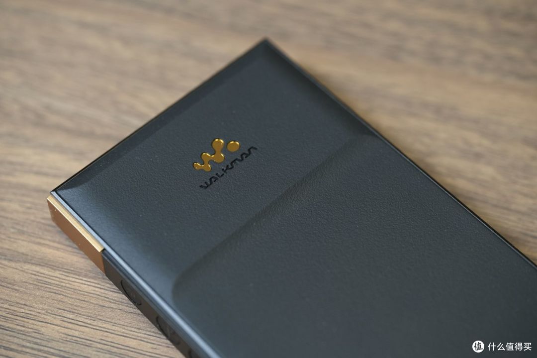 2023年了索尼小黑砖还值得买吗索尼nwzx707真机测评