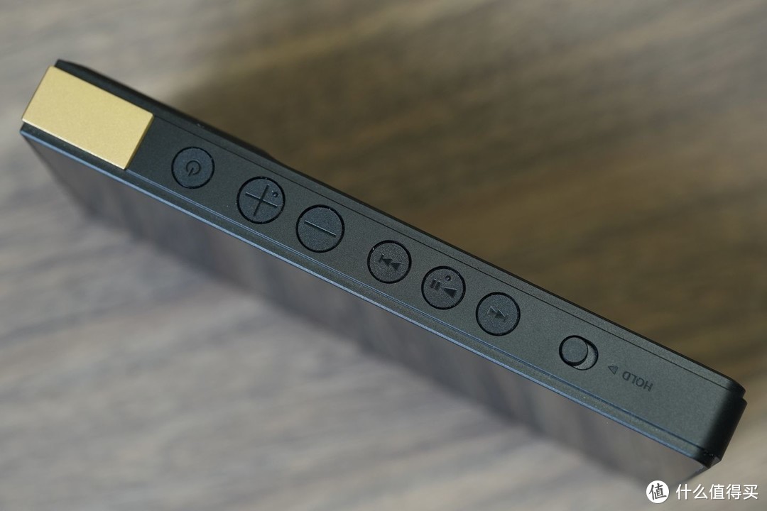 2023年了，索尼小黑砖还值得买吗？｜索尼NW- ZX707真机测评