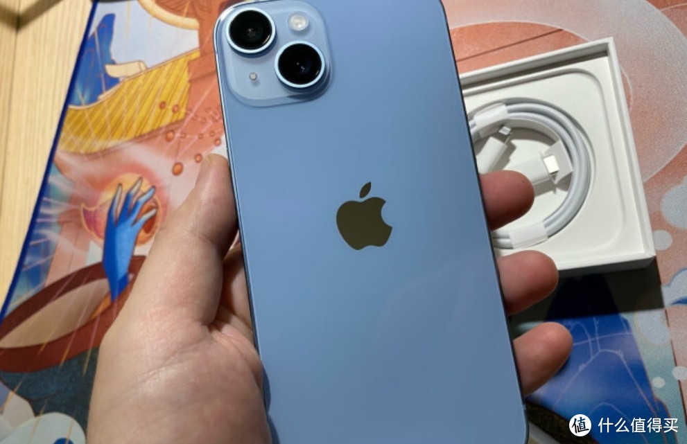 刘海显老旧，Pro又太贵，今年有必要入手iPhone 14吗？