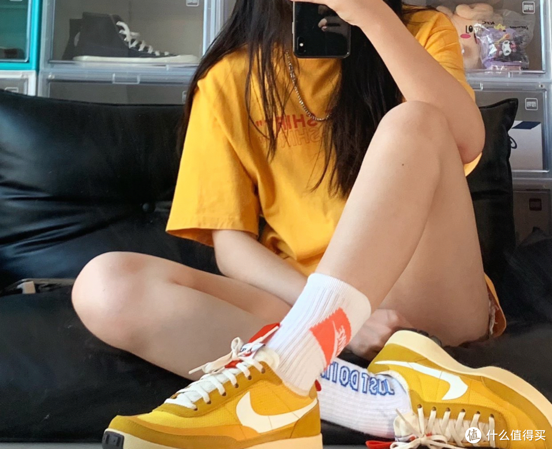 米黄色的Nike鞋无法抵抗阿