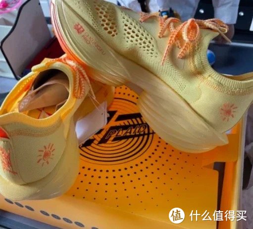 中国乔丹飞影plaid跑步鞋