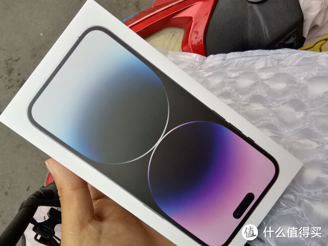 苹果A16 Bionic芯片，配合6GB内存，iPhone 14 Pro性能强劲