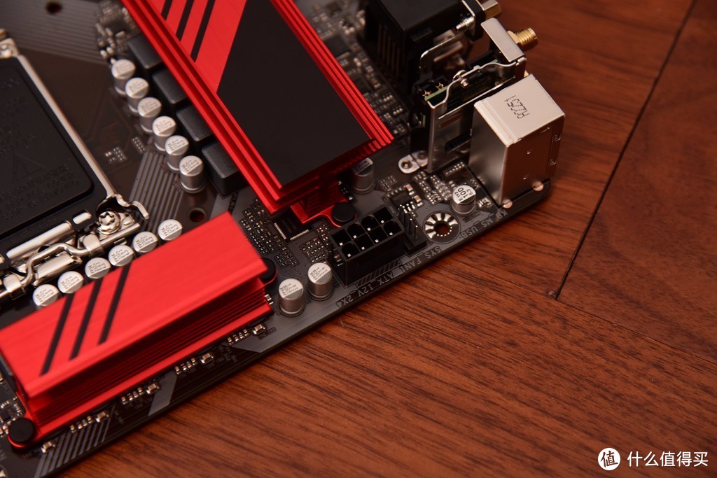 DDR5内存超频有什么用？跑分高，游戏快！让B760内卷王告诉你！