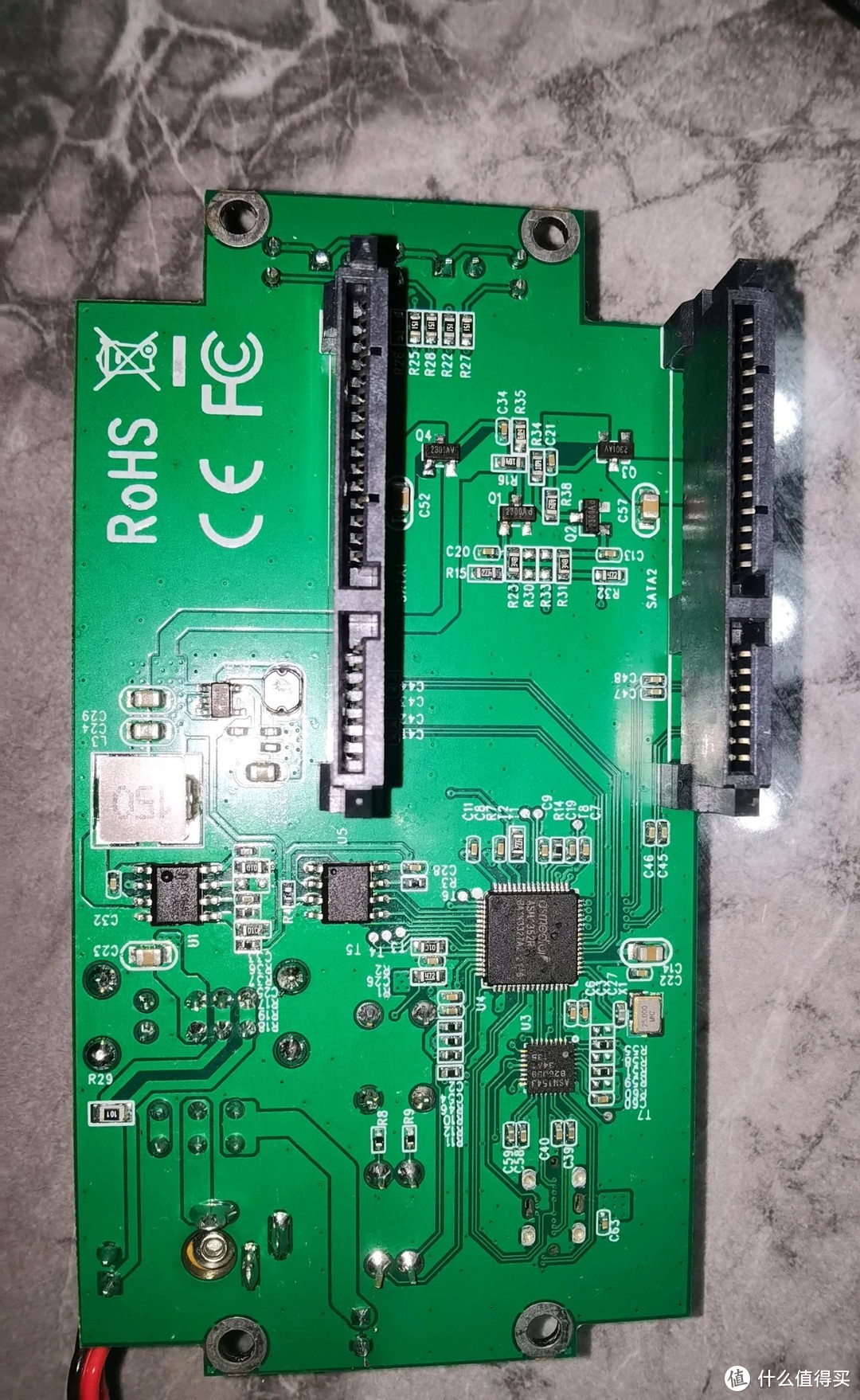 NAS存储DIY神器——麦沃K35262C双盘位铝合金硬盘阵列盒