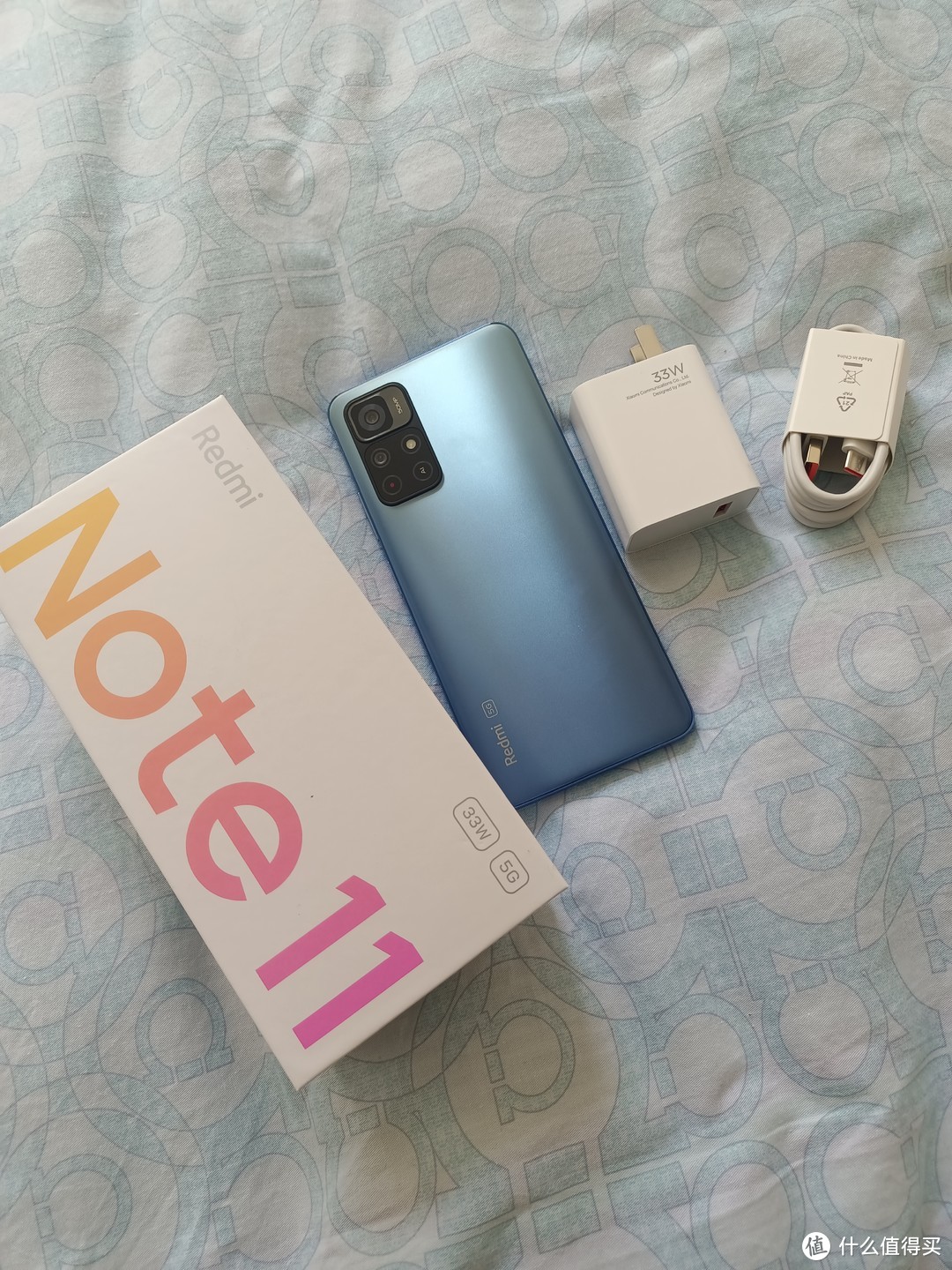 小米 Redmi Note 11， 5G，大电池，微光晴蓝很不错