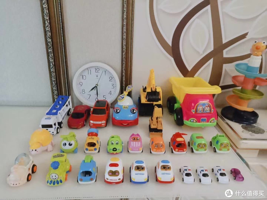 以下是一些适合儿童的汽车玩具推荐