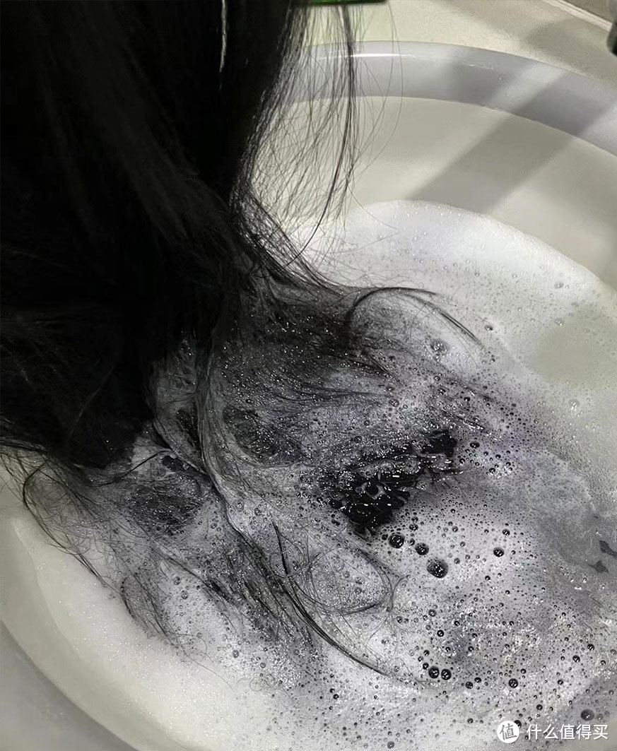 洗头皂跟洗发水有什么区别？洗头皂好用吗？