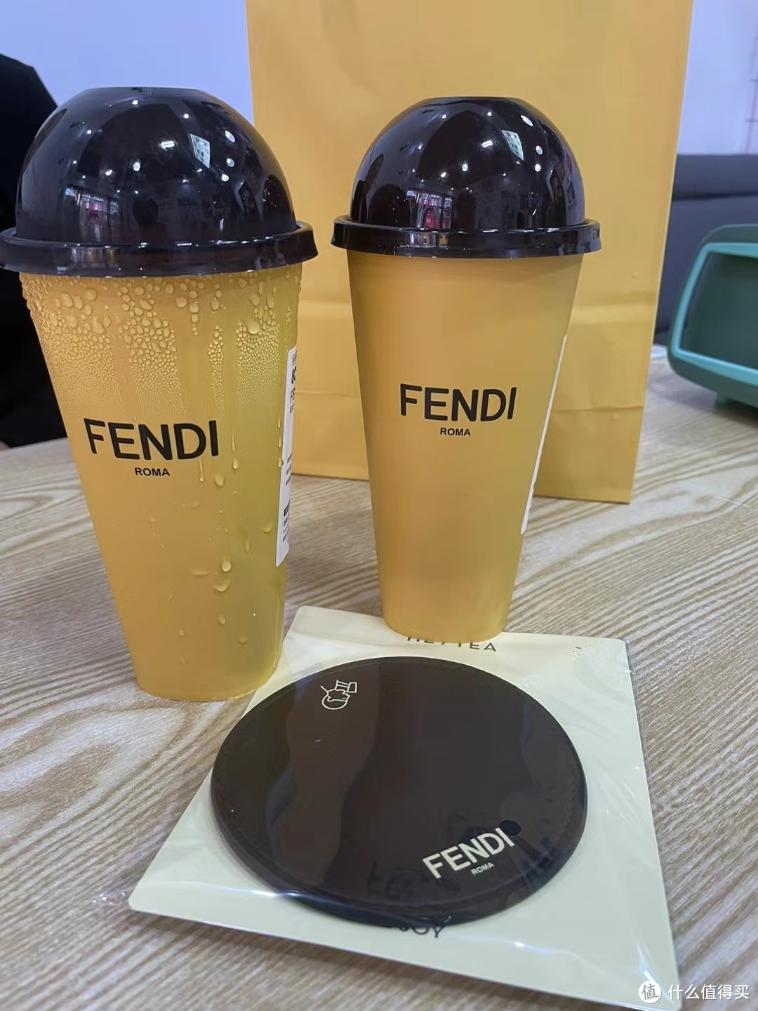 听说，Fendi开始下凡卖奶茶了？