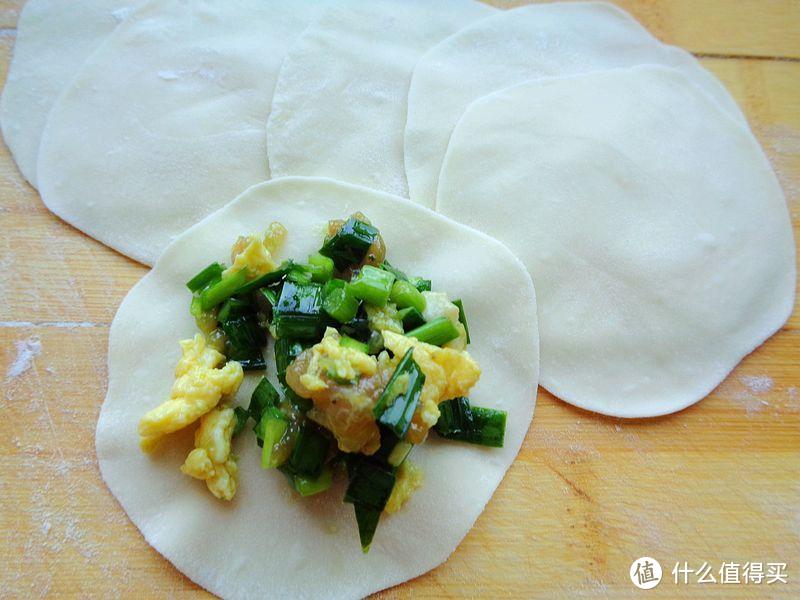 用韭菜包饺子，加点这食材，鲜美如春季，汁多鲜嫩真好吃