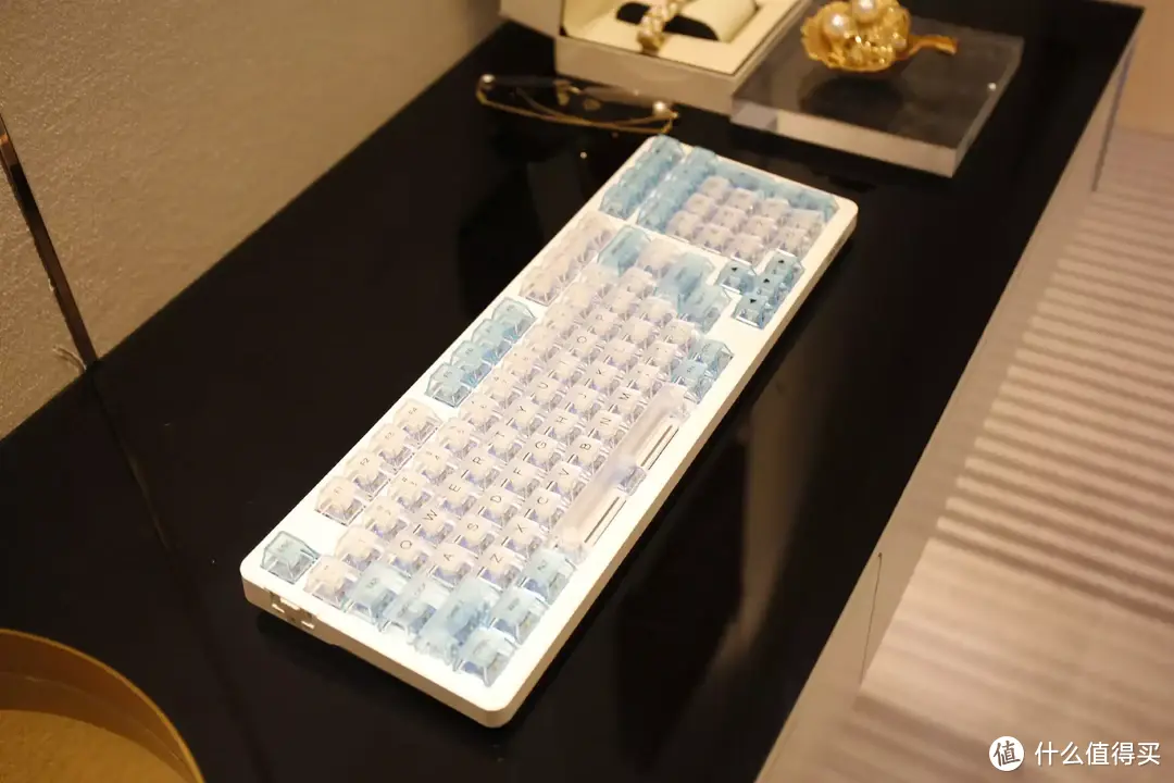 卓越设计与优秀性能的完美融合：达尔优A98机械键盘上手