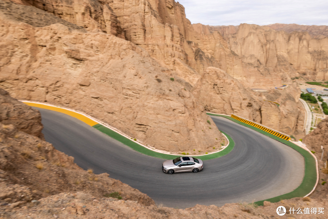 开沃尔沃S60在沙漠劈弯，是我技术厉害，还是车给力？