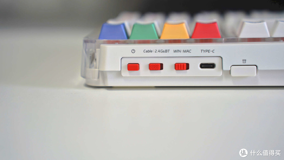 小米13Ultra彩壳颜值高，米物ARTZ980Pro彩虹像素键盘不落下风