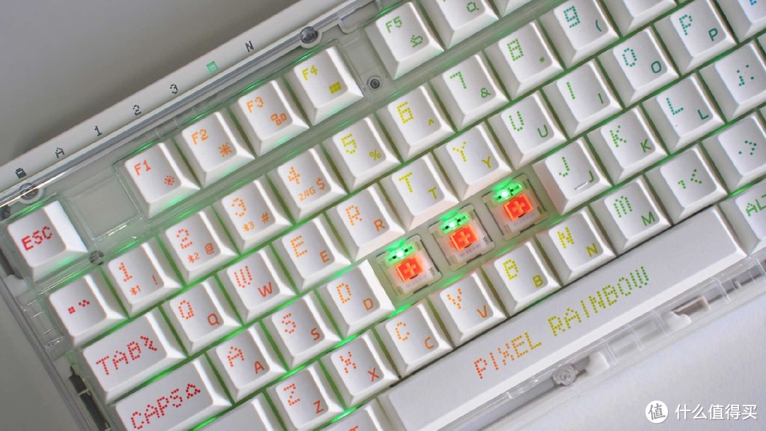 小米13Ultra彩壳颜值高，米物ARTZ980Pro彩虹像素键盘不落下风