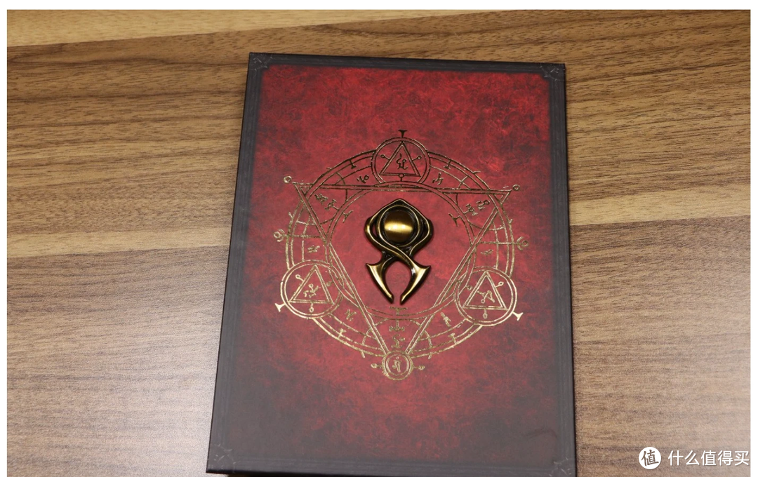 《暗黑破坏神 4》限定收藏礼盒开箱：没游戏但有满满的周边