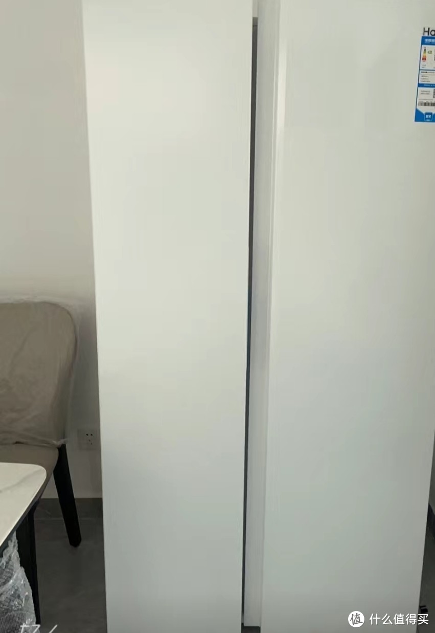 ​​​​​海尔双开门白色522升黑金净化大冷冻力冰箱，是一款特别不错的冰箱，性价比很高