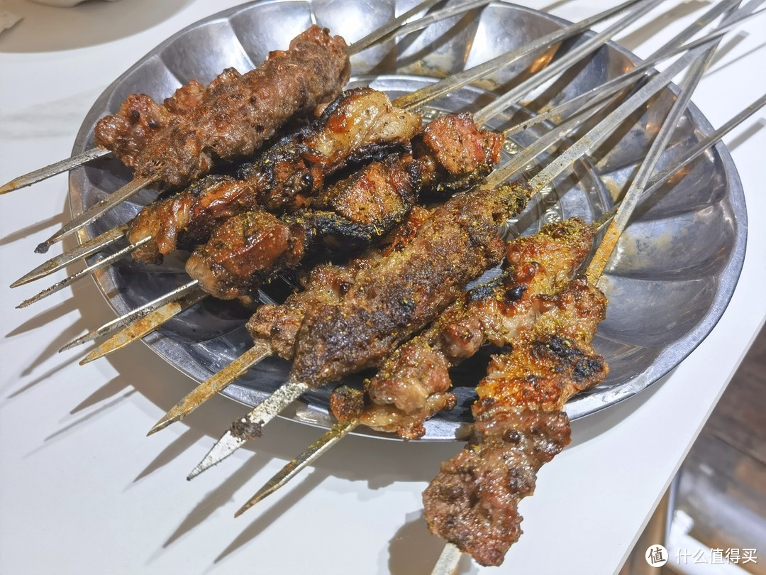 寻味新疆5⃣：喀什·褒贬不一的白公羊烤肉拉面店