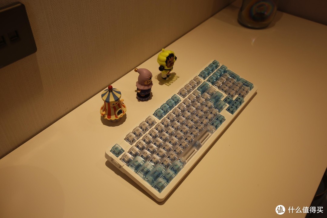 达尔优A98水透版三模机械键盘，高性能与时尚外观的完美结合