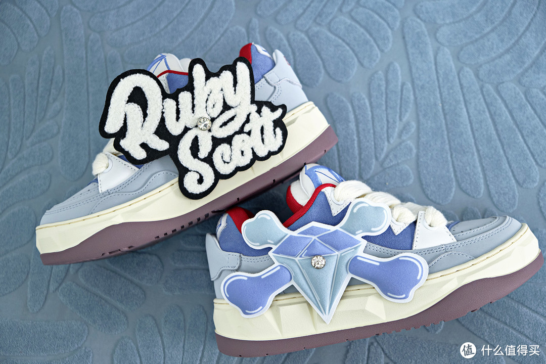 体验国潮新势力，RubyScott 海蓝之谜钻石面包鞋