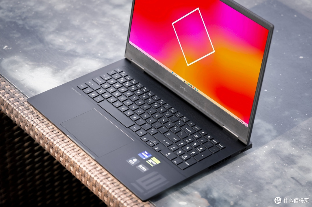 篇五十二:价格亲民性能出色的游戏本——暗影精灵 9 体验评测_笔记本