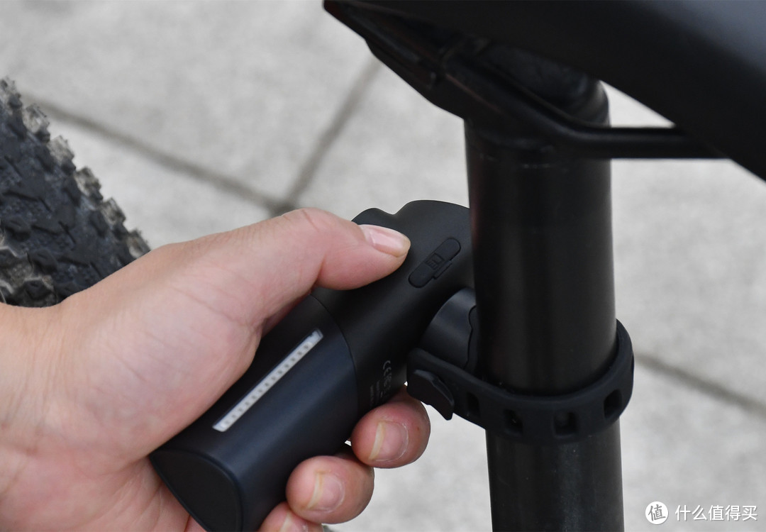 骑行新装备，具备“行车记录仪”功能的尾灯：迈极炫SEEMEE DV上手体验