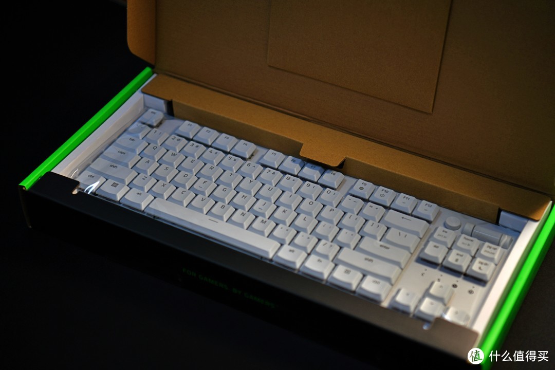 618白色外设推荐：雷蛇 RAZER 噬魂金蝎V2竞技版无线键盘