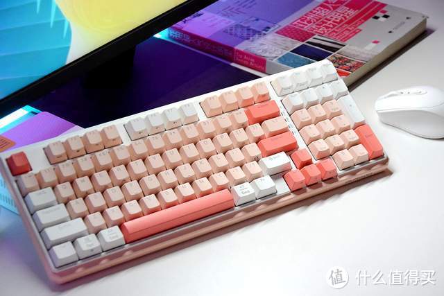 平替全键的小键盘，97键杜伽K615w，小巧、光效、颜值和性能都有