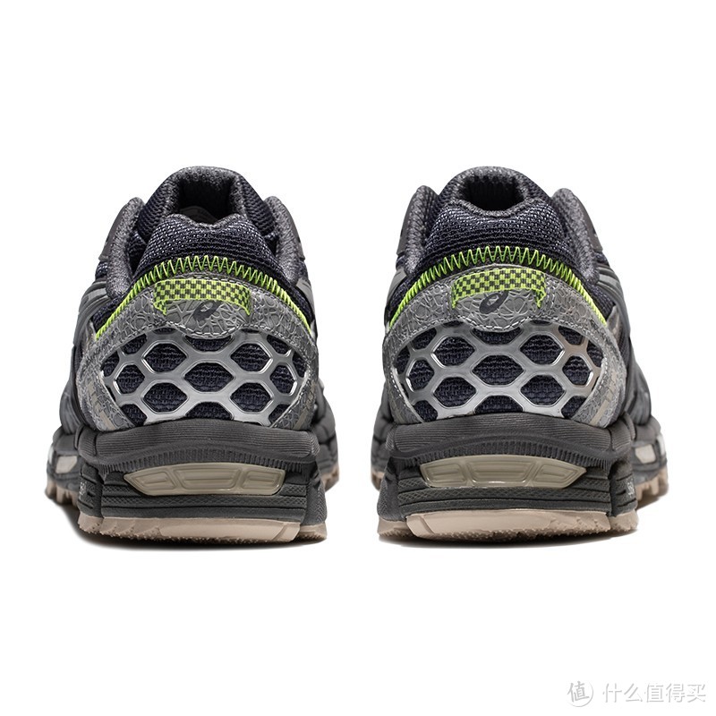 作为一个对运动鞋真的很挑剔的人，亚瑟士ASICS男鞋越野跑步鞋真是喜欢山地慢跑人的必入装备！