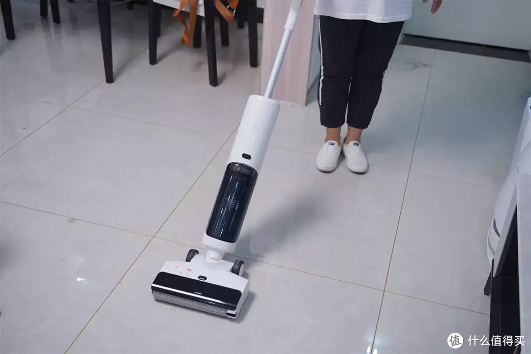 支持自清洁，拥有强劲清洁力 ，米家洗地机2Lite洗地机你优秀的选择！