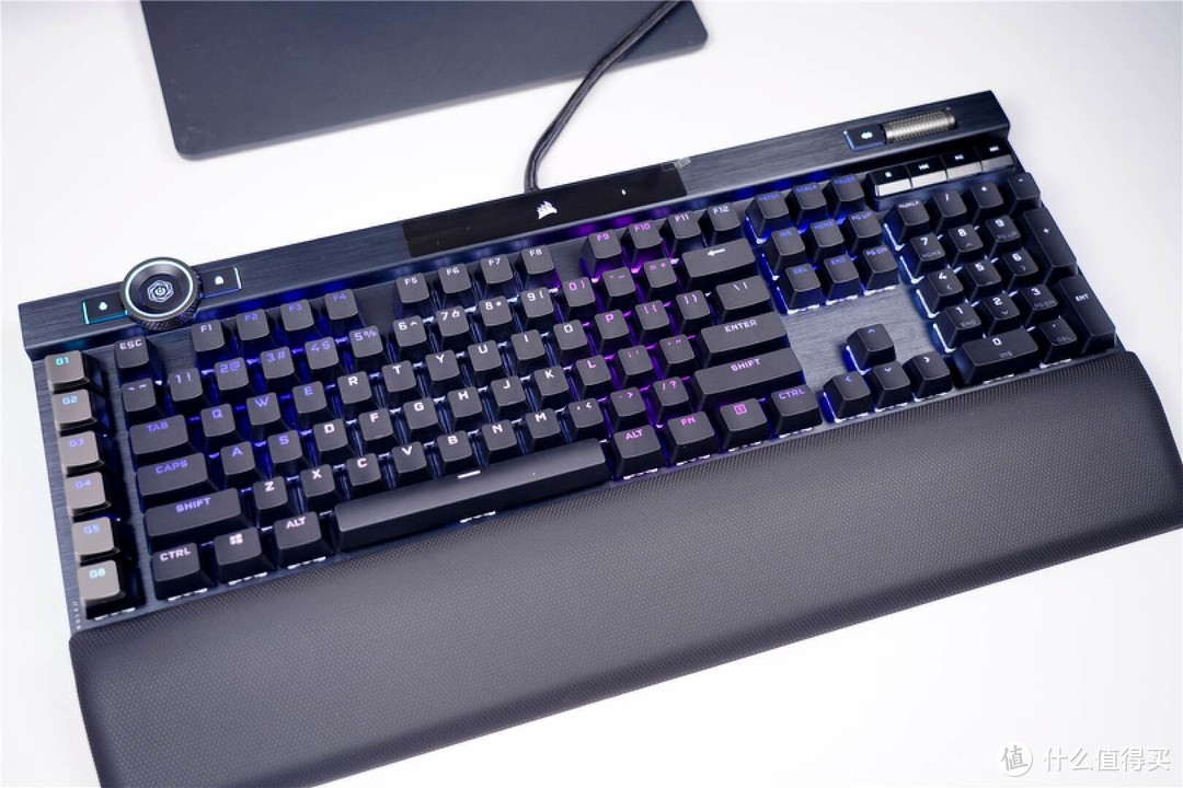 旗舰键盘分享，你的游戏世界应该有一把美商海盗船K100 RGB Pro机械键盘！