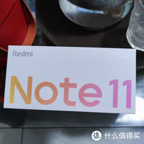 6.67英寸LCD屏幕，色彩还原度高，红米Note 11