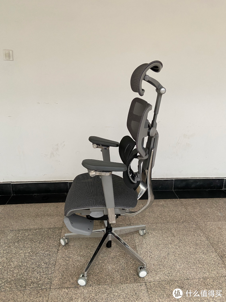 推荐一款适合程序员的人体工学椅，网易严选很不错