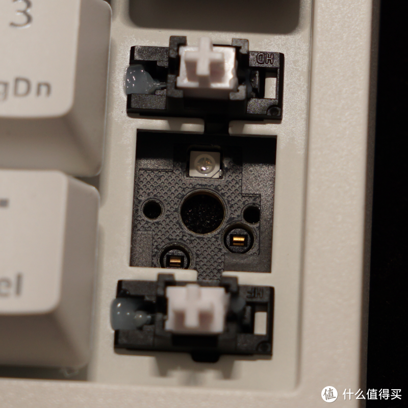 三模连接+RGB灯效+全键宏：小呆虫GK980机械键盘值得入手