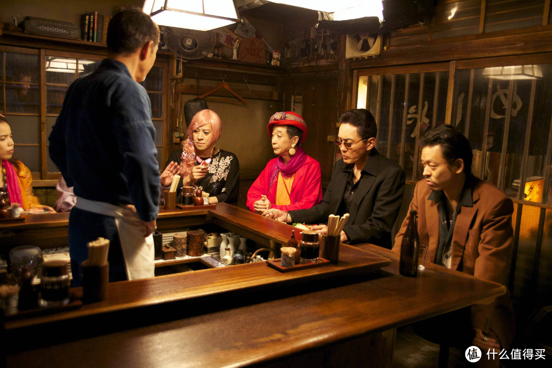 "深夜食堂"：一部以美食和人情为主题的日本电视连续剧