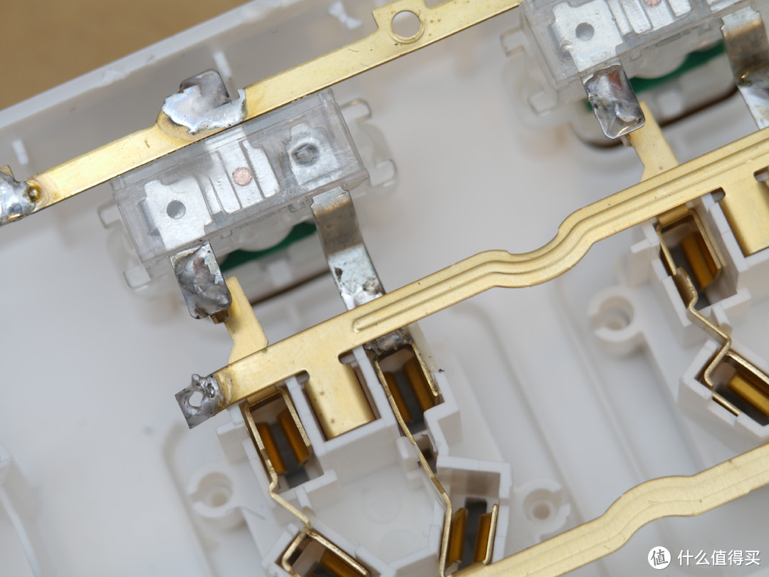 盘点全网六大品牌 4位分控独立开关常规电插板用料、做工细节，多角度专业分析电插板各种设计细节