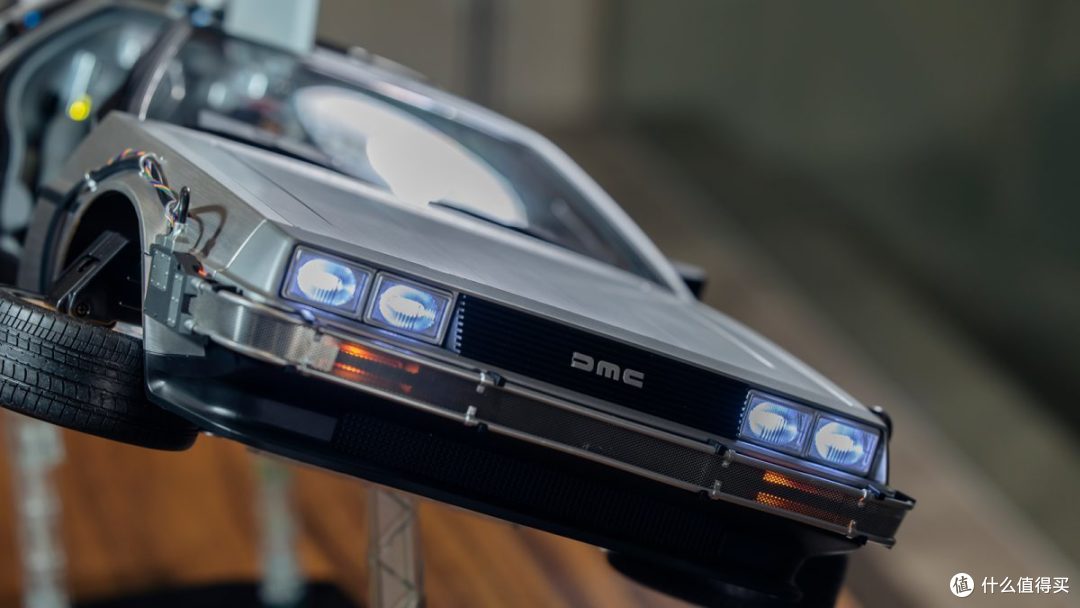 最经典的时光机归来hottoys回到未来2德罗宁时光车