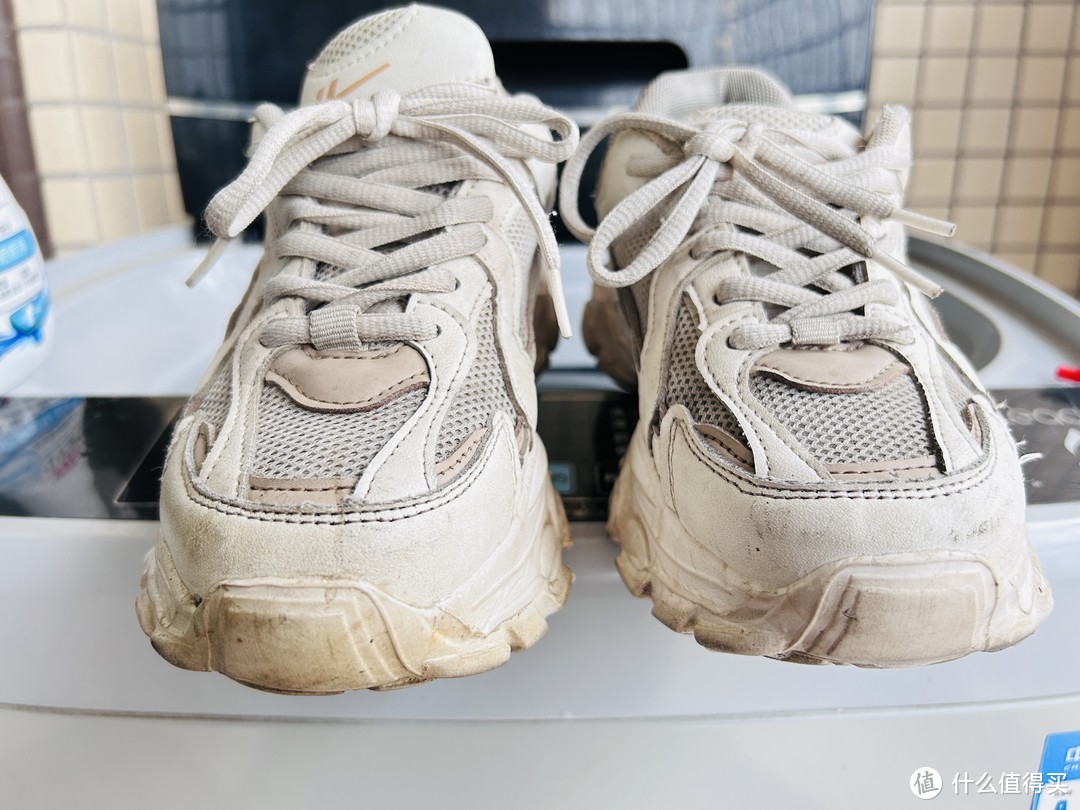 简直就是懒人必备清洁神器，再也不用担心小白鞋弄脏啦！